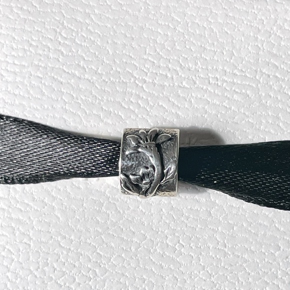 Pandora 2 sided oval Poinsettia Charm •Retired - Picture 3 of 5